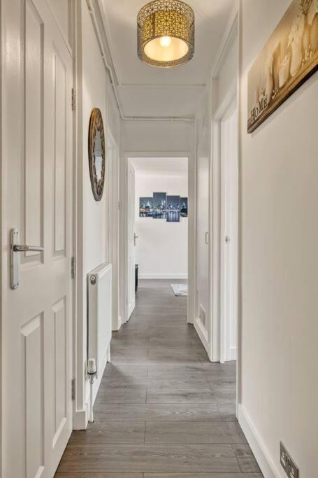 Hidden Gem In Battersea W/ Free Parking Apartment London Ngoại thất bức ảnh