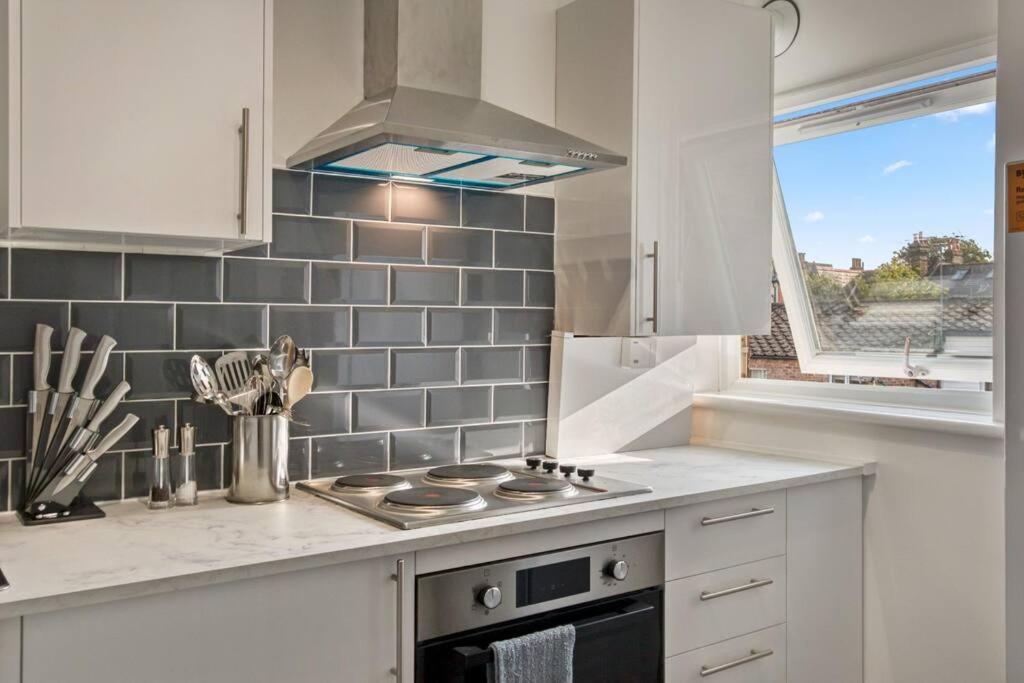 Hidden Gem In Battersea W/ Free Parking Apartment London Ngoại thất bức ảnh