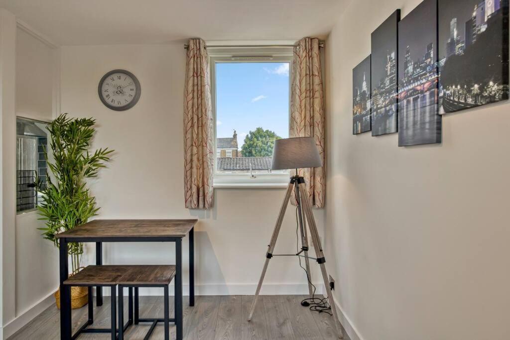 Hidden Gem In Battersea W/ Free Parking Apartment London Ngoại thất bức ảnh