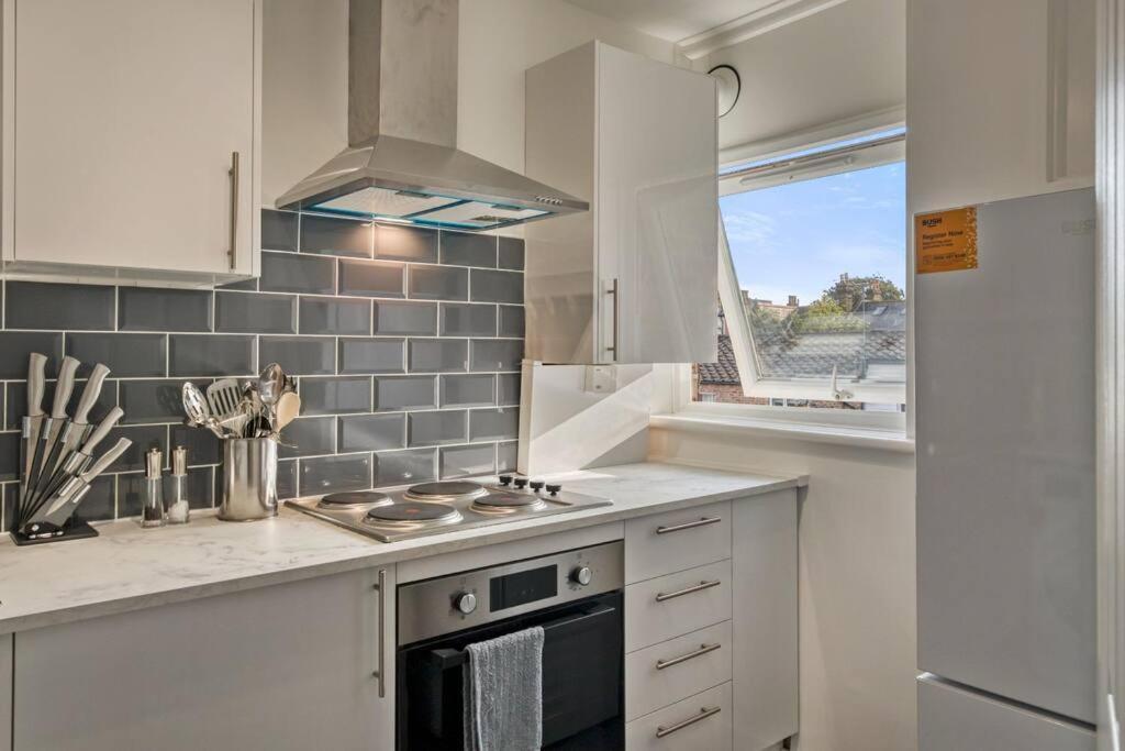 Hidden Gem In Battersea W/ Free Parking Apartment London Ngoại thất bức ảnh