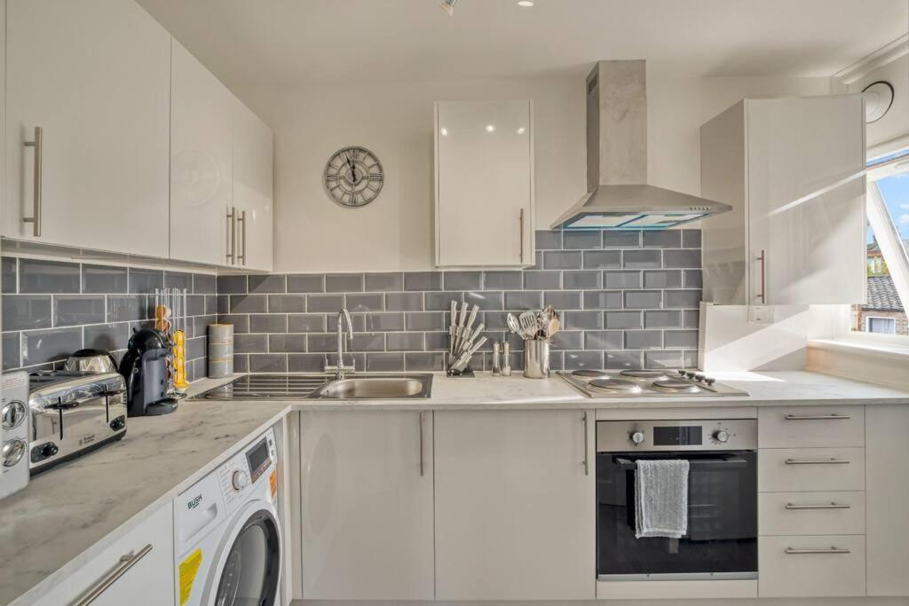 Hidden Gem In Battersea W/ Free Parking Apartment London Ngoại thất bức ảnh